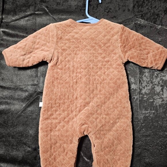 Y2K Baby Gap Quilted Velour Romper – Neutral Brown – Newborn 0–3M - Picture 2 of 3